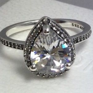 Pandora teardrop ring 💍 size 8